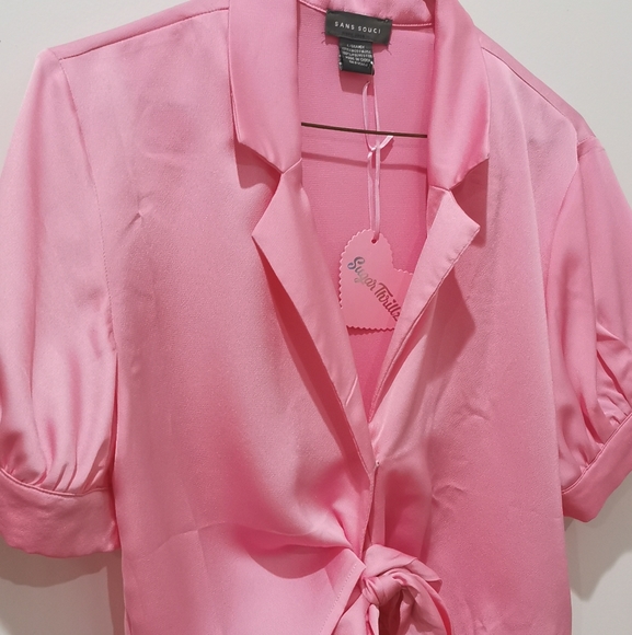 🌸 Puff Sleeve Tie Top 🌸 - Picture 3 of 7